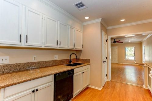 2710 3rd St, Austin TX  78702-4720 exterior