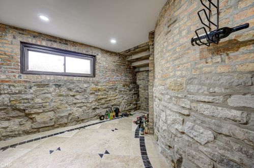 4942 Ellis Ave, Chicago IL 60615-5076 exterior