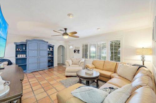 4561 Beechwood Lk Dr, Naples FL 34112-6102 exterior