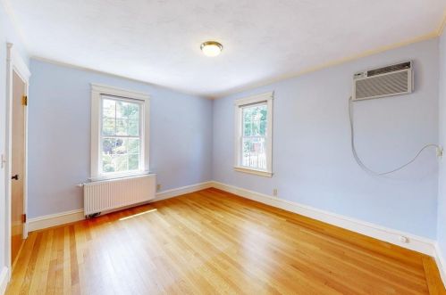 293 Doyle Ave, Providence RI 02906-3354 exterior