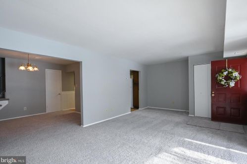 27 Providence Frg Rd, Limerick PA 19468-2905 exterior