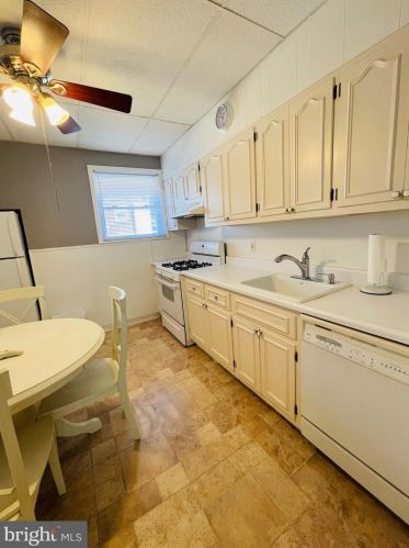 3439 Friendship St, Philadelphia PA 19149-1620 exterior