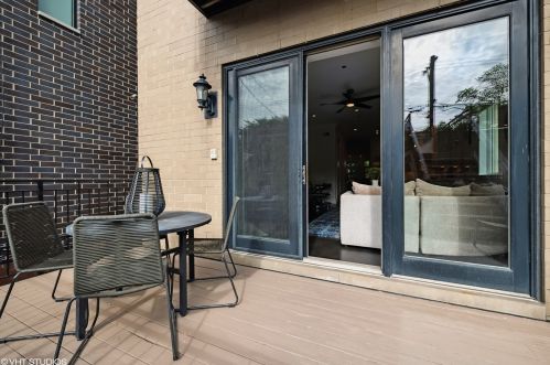 2514 Marshfield Ave, Chicago IL 60614-1907 exterior