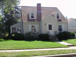 170 Fairway Dr, Newton, MA 02465-1715