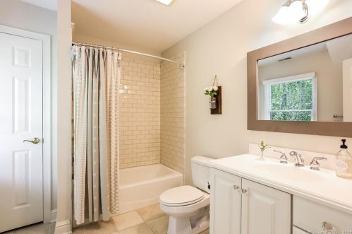 279 North St, Ridgefield CT  06877-2512 exterior