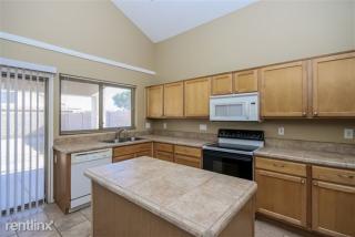 16005 17th Ln, Phoenix AZ  85045-1729 exterior