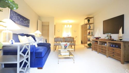 84 Milligan Rd, Babylon NY  11704-8237 exterior