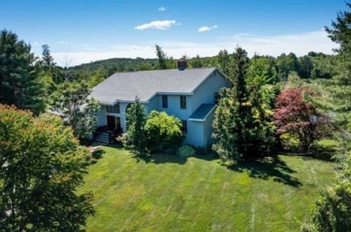 25 Carriage Chase Rd, North Andover, MA 01845-2041