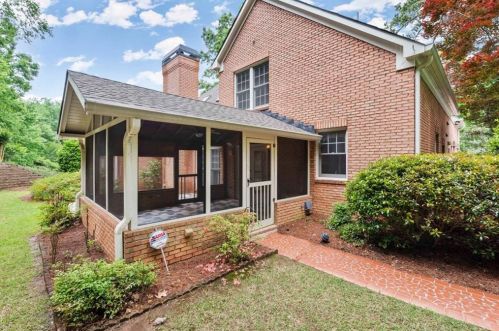 3955 Berkeley View Dr, Duluth GA 30096-3077 exterior