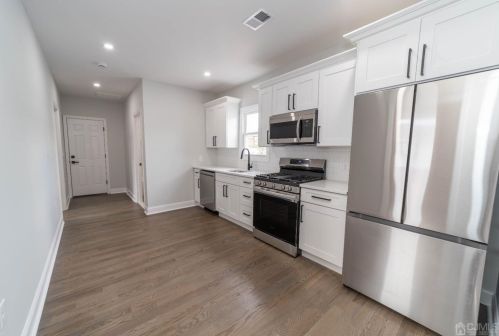 773 Gadek Pl, Perth Amboy NJ 08861-2910 exterior