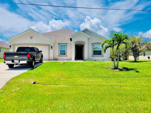 1364 Abacus Ave, Fort Pierce FL  34953-6603 exterior