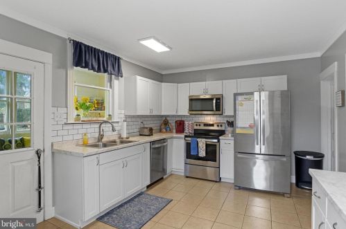 269 High St, Hummelstown PA 17036-1908 exterior