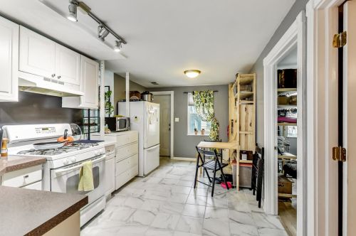 1633 Superior St, Chicago IL 60612-1110 exterior