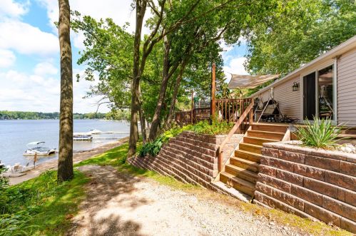 28148 Shr Dr, Gobles MI 49055-9115 exterior