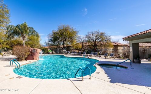 5751 Kolb Rd, Tucson AZ  39204-0871 exterior