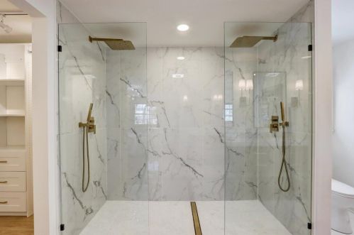 2738 117th Pl, Milwaukee WI  53222-4102 exterior