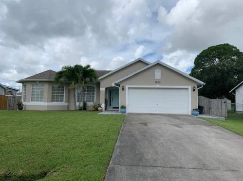 1622 Victor Ln, Fort Pierce, FL 34984-3612