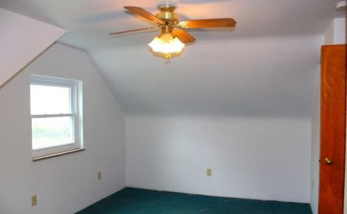 1209 Universal Rd, Pittsburgh PA 15235-3804 exterior