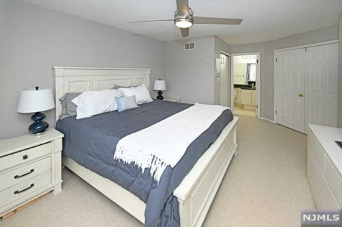 1422 York St, Mahwah NJ 07430-3268 exterior