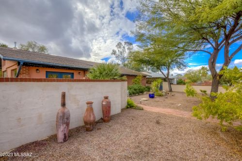 2130 Hampton St, Tucson AZ 85712-2312 exterior