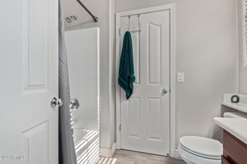 2376 Dusty Wren Dr, Phoenix AZ  85085-7032 exterior