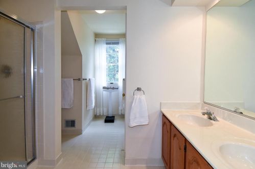 13524 Cedar Creek Ln, Silver Spring MD 20904-5332 exterior