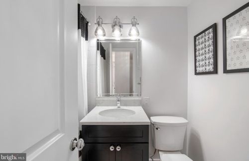 9301 Bentridge Ave, Rockville MD 20854-2860 exterior