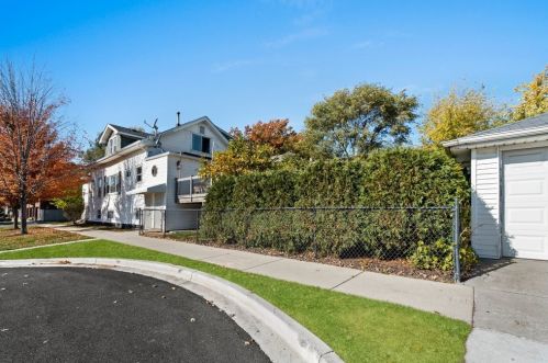 2201 72 Ct, Chicago IL 60707-4203 exterior