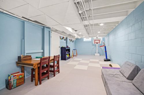 4790 Sheffield Ave, Milwaukee WI 53217-5962 exterior