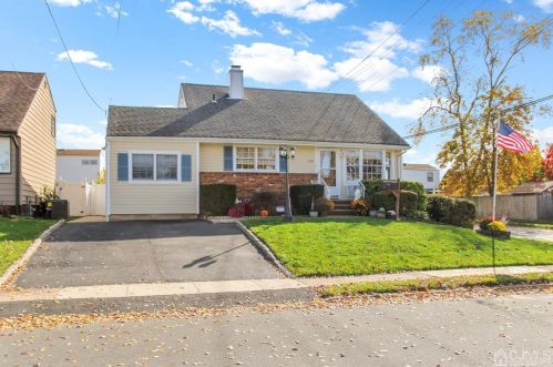 178 Tyler Ave, Iselin, NJ 08830-2526