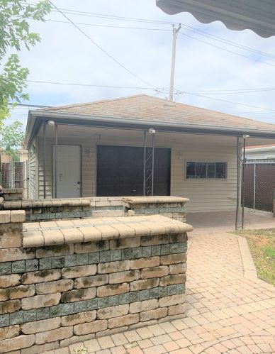 6148 Moody Ave, Chicago IL 60638-4312 exterior