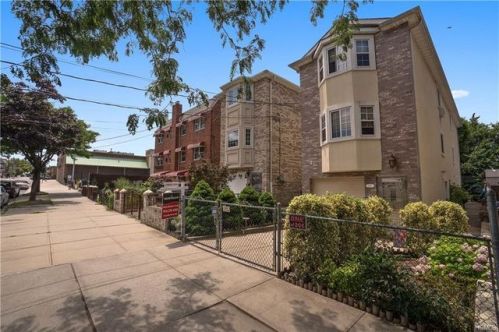 1141 Crosby Ave, Bronx NY  10461-4901 exterior