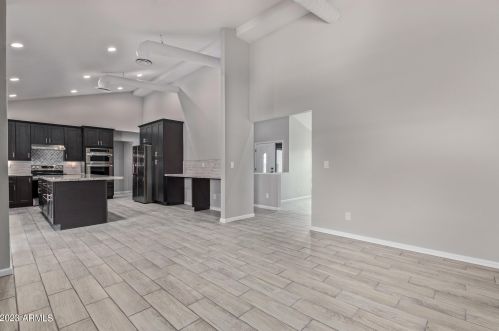 14827 2nd Pl, Phoenix AZ  85022-3611 exterior