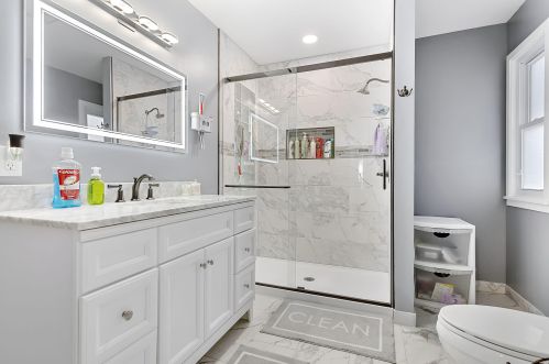 3911 56th St, Milwaukee WI  53220-2632 exterior