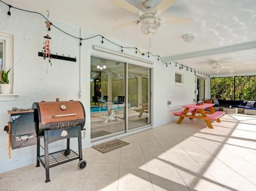 570 25 St, Naples FL 34117-3241 exterior