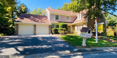 9548 Fox Hollow Dr, Rockville MD  20854-2085 exterior