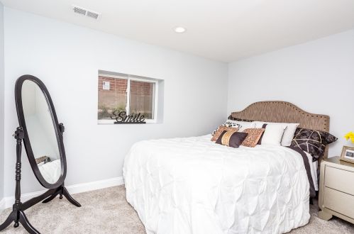 6756 Prairie Ave, Chicago IL  60637-4033 exterior