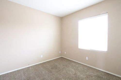 2815 74 Dr, Phoenix AZ 85033-2556 exterior