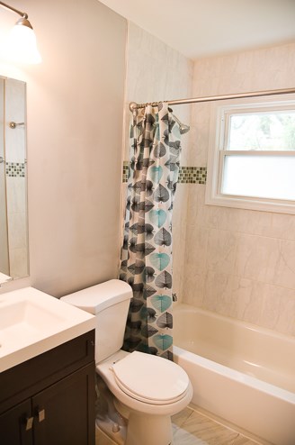 1524 Berwick Blvd, Waukegan IL 60085-1519 exterior