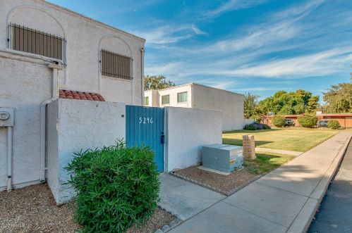 5246 42nd Pkwy, Phoenix AZ  85019-2408 exterior