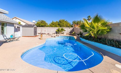 4961 Ferret Dr, Tucson AZ 85742-9543 exterior