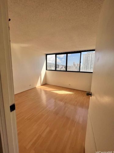 2222 Citron St, Honolulu HI  96826-2855 exterior