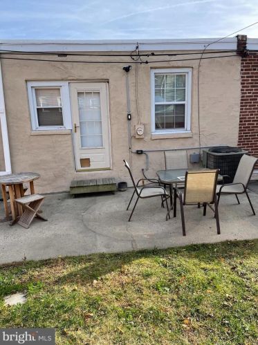 6530 Keystone St, Philadelphia PA 19135-2422 exterior