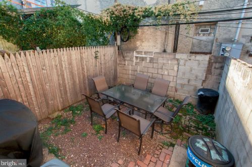 2302 Carlisle St, Philadelphia PA 19132-0040 exterior