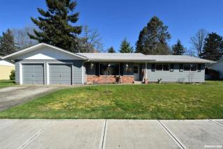 1081 Mandarin St, Salem, OR 97303-3527
