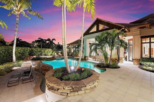 655 Bougainvillea Rd, Naples FL 34102-5545 exterior