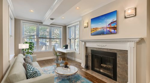 945 Gordon Ter, Chicago, IL 60613-5752