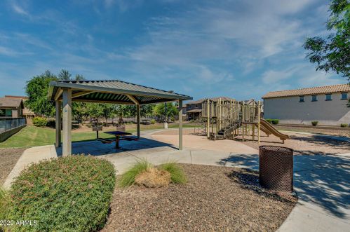 2571 73 Dr, Phoenix AZ 85043-7238 exterior