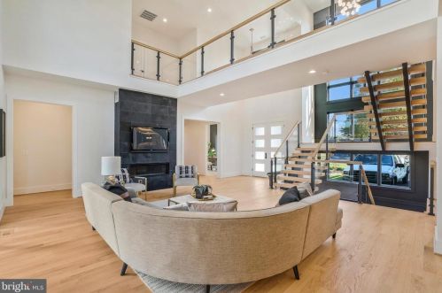 1520 Brookhaven Dr, Mc Lean VA  22101-4127 exterior