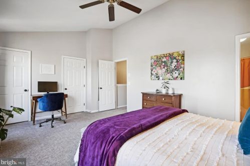 6020 Kestner Cir, Alexandria VA  22315-4833 exterior